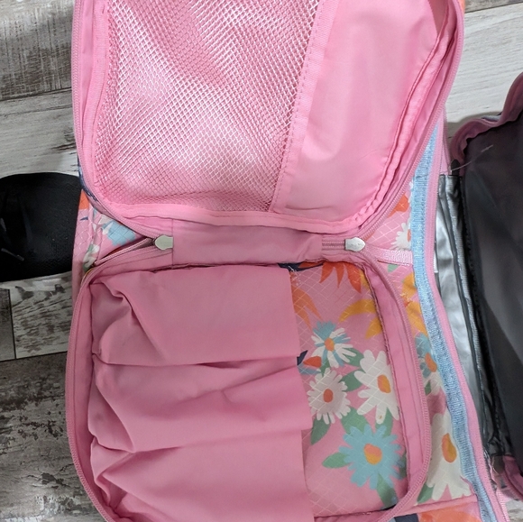 MATILDA JANE Girls Adorable Floral INSULATED BACKPACK - Picture 8 of 10